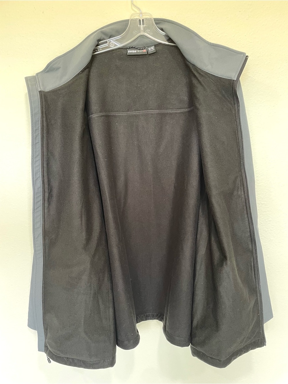 Swiss Tech Men's Slate Gray Softshell Performance Jacket - Picture 7 of 14